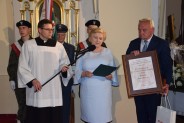 Członek Zarządu Województwa Mazowieckiego Elżbieta Lanc wręczyła Parafii Medal Pro Masovia (galeria: 11)