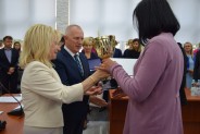 Gratulacje da wykonawców wieńca dożynkowego złożyli Starosta Krzysztof Fedorczyk i Wicestarosta Halina Ulińska. (galeria: 9)