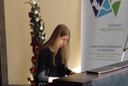 Zuzanna Chrupek uczennica klasy pierwszej I LO w Węgrowie pięknie wykonała utwory Fryderyka Chopina i Johanna Sebastiana Bacha (galeria: 13)