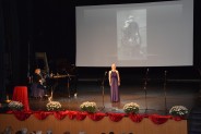 Występ absolwentki LO Julii Pyrki przy akompaniamencie Mai Rumockiej (galeria: 37)