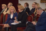 Konferencja. Od lewej: Wicestarosta Halina Ulińska i Przewodnicząca Rządowej Rady Ludnościowej prof. dr hab. Józefina Hrynkiewicz. (galeria: 6)