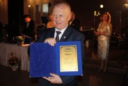 Starosta  Krzysztof Fedorczyk otrzymał od właścicieli podziękowania za działanie na rzecz gospodarczego rozwoju regionu a także współpracę przy realizacji inwestycji Fabryki Mebli Filipek. (galeria: 10)