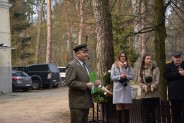Zrromadzonych na uroczystościach powitał dyrektor Mazowieckiego Zespołu Parków Krajobrazowych Sylwester Chołast (galeria: 2)