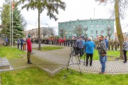 Uroczyste Obchody 76 rocznicy Zbrodni Katyńskiej i 6 rocznicy Tragedii Smoleńskiej przed budynkiem Komendy Powiatowej Policji w Węgrowie (galeria: 12)