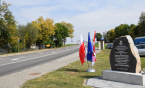 Oddanie do użytku nowo zbudowanej drogi Paplin-Kałuszyn oraz pobłogosławienie pamiątkowego kamienia (Roguszyn – skrzyżowanie z DW637)