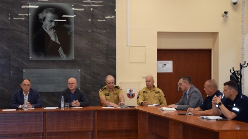 Posiedzenie Powiatowego Zespołu Zarządzania Kryzysowego w związku z ostrzeżeniami IMGW i intensywnymi opadami deszczu