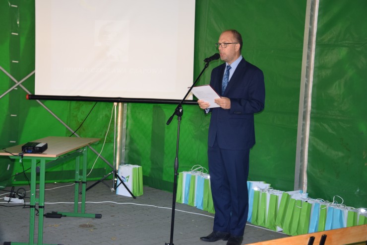 Wystąpienie dyrektora MOW dr Mariusza Dobijańskiego  podczas uroczystości jubileuszowej 10-lecia Ośrodka i nadania imienia placówce (galeria: 1)