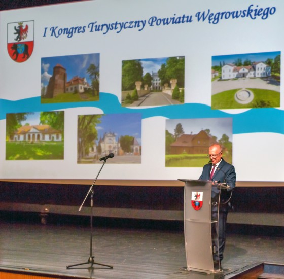 Starosta Węgrowski Krzysztof Fedorczyk otwiera I Kongres Turystyczny Powiatu Węgrowskiego (galeria: 1)